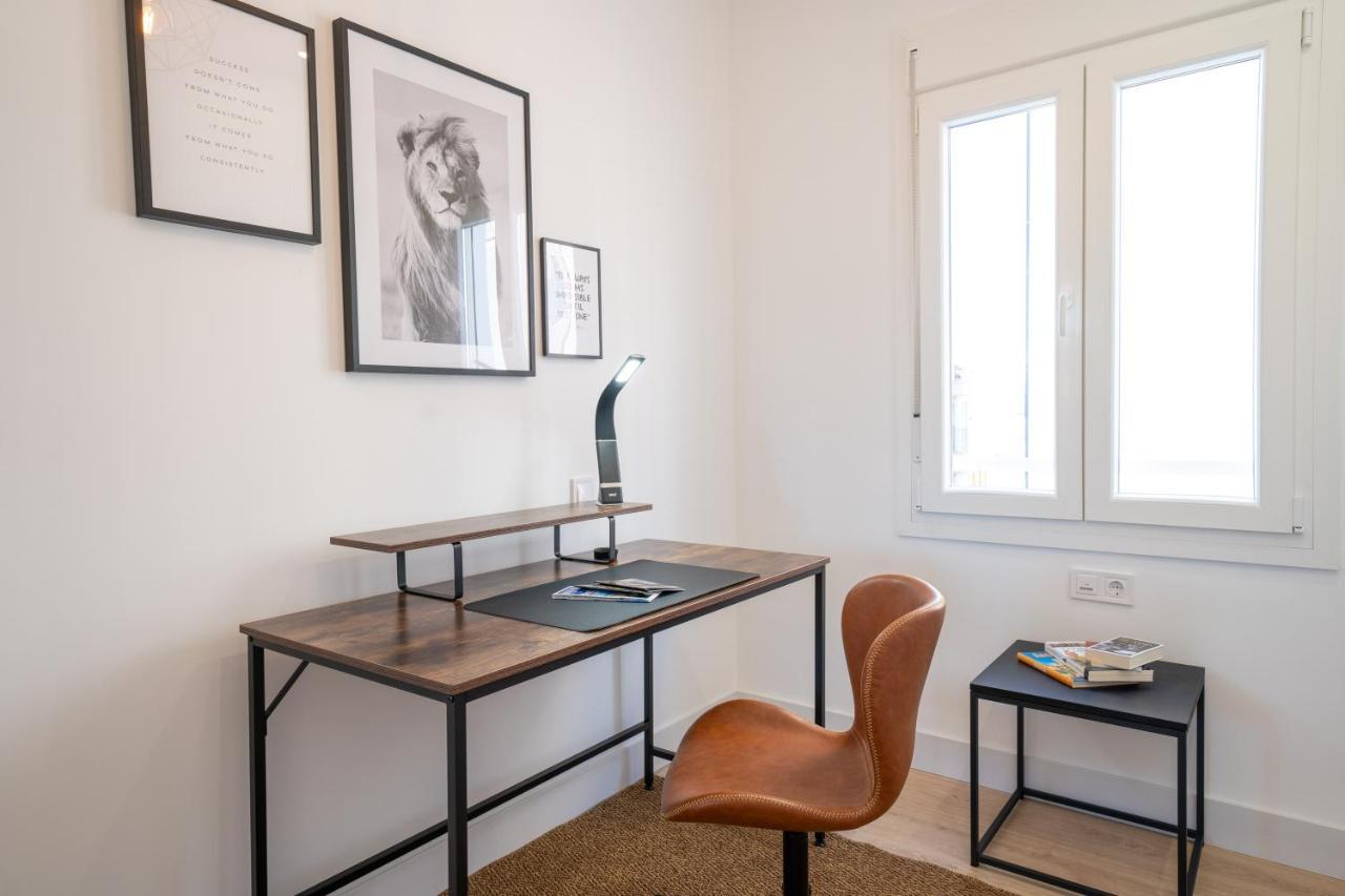 Your Home In Malaga Centro & Parking Free Bagian luar foto